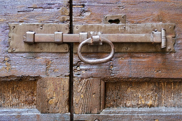 door-handle-3664869_640 door-handle-3664869_640